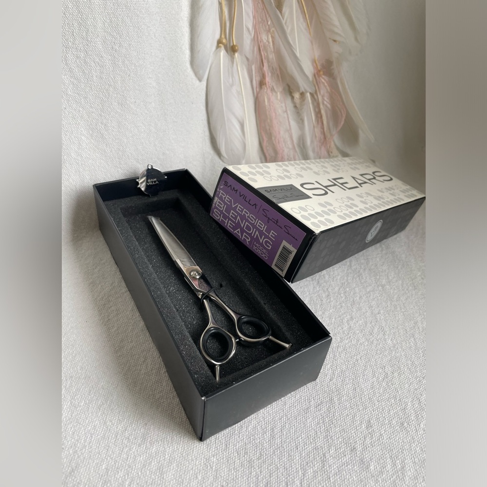 Sam Villa Signature Series Reversible Blending Shear.